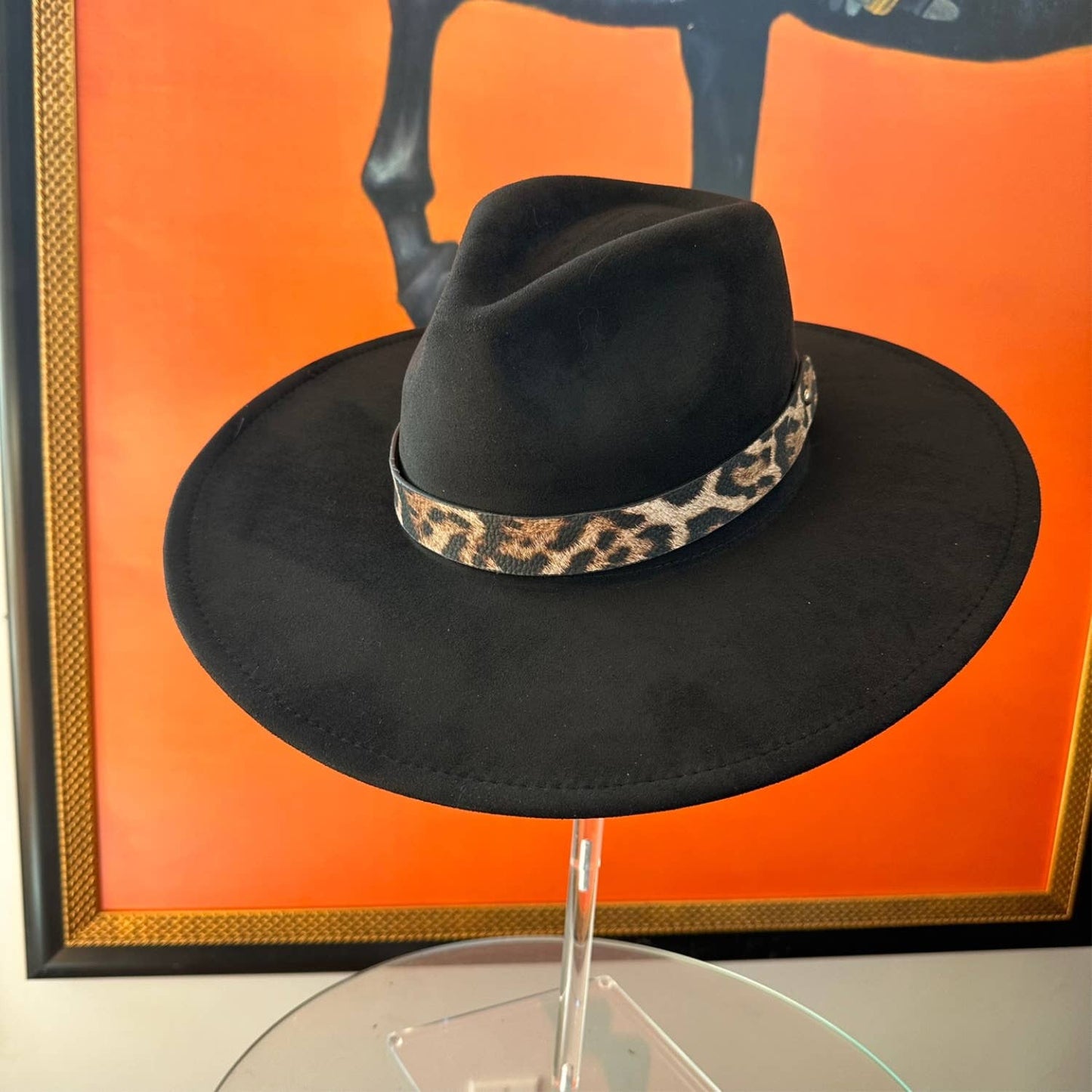 Classic Wide Brim Suede Hat W/ Leopard Leather Belt: Peach / ONE SIZE