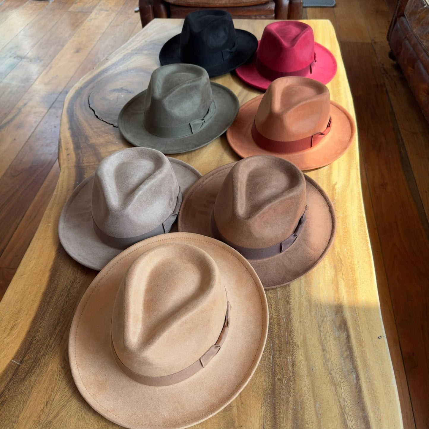 Stiff Brim Rancher in Suede Hat W/ Ribbon : Mauve