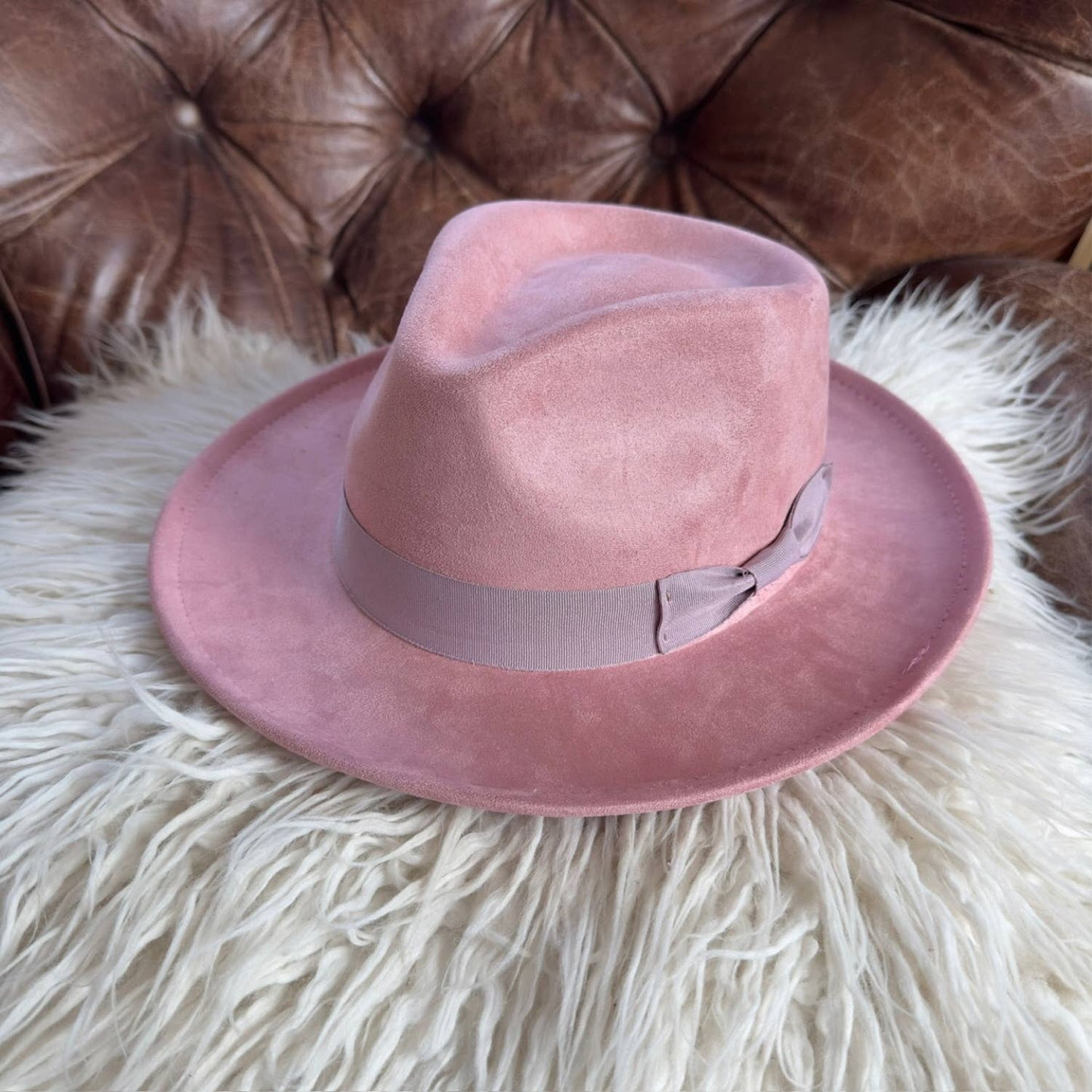 Stiff Brim Rancher in Suede Hat W/ Ribbon : Mauve
