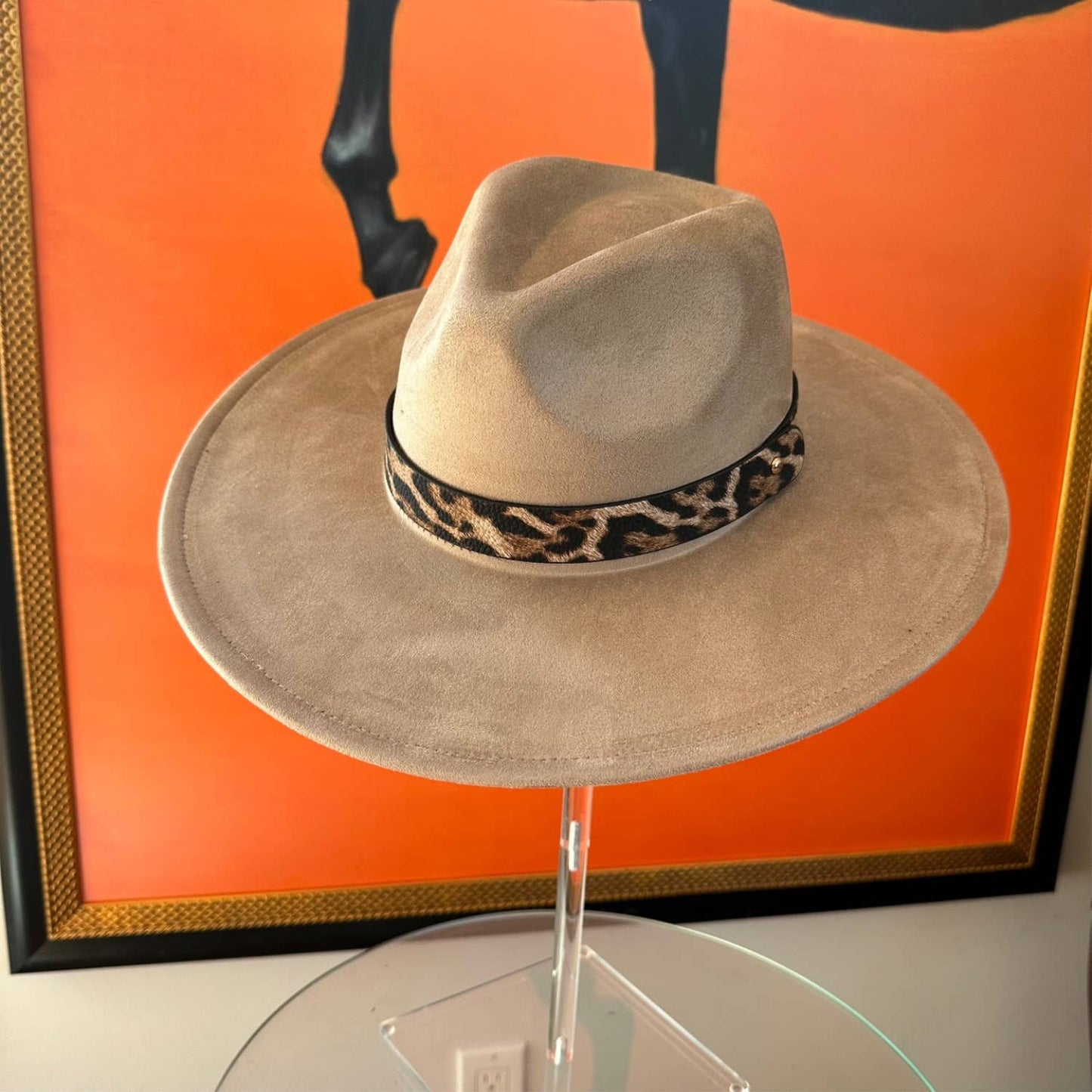 Classic Wide Brim Suede Hat W/ Leopard Leather Belt: Peach / ONE SIZE