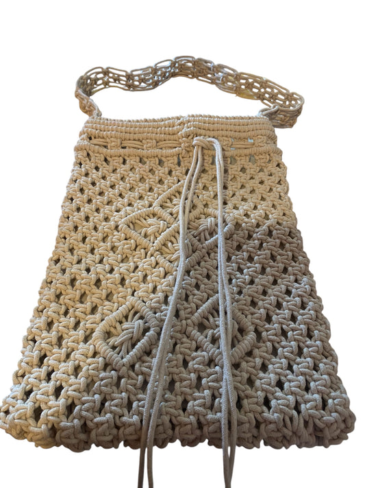 Crouchet hand bag with strap