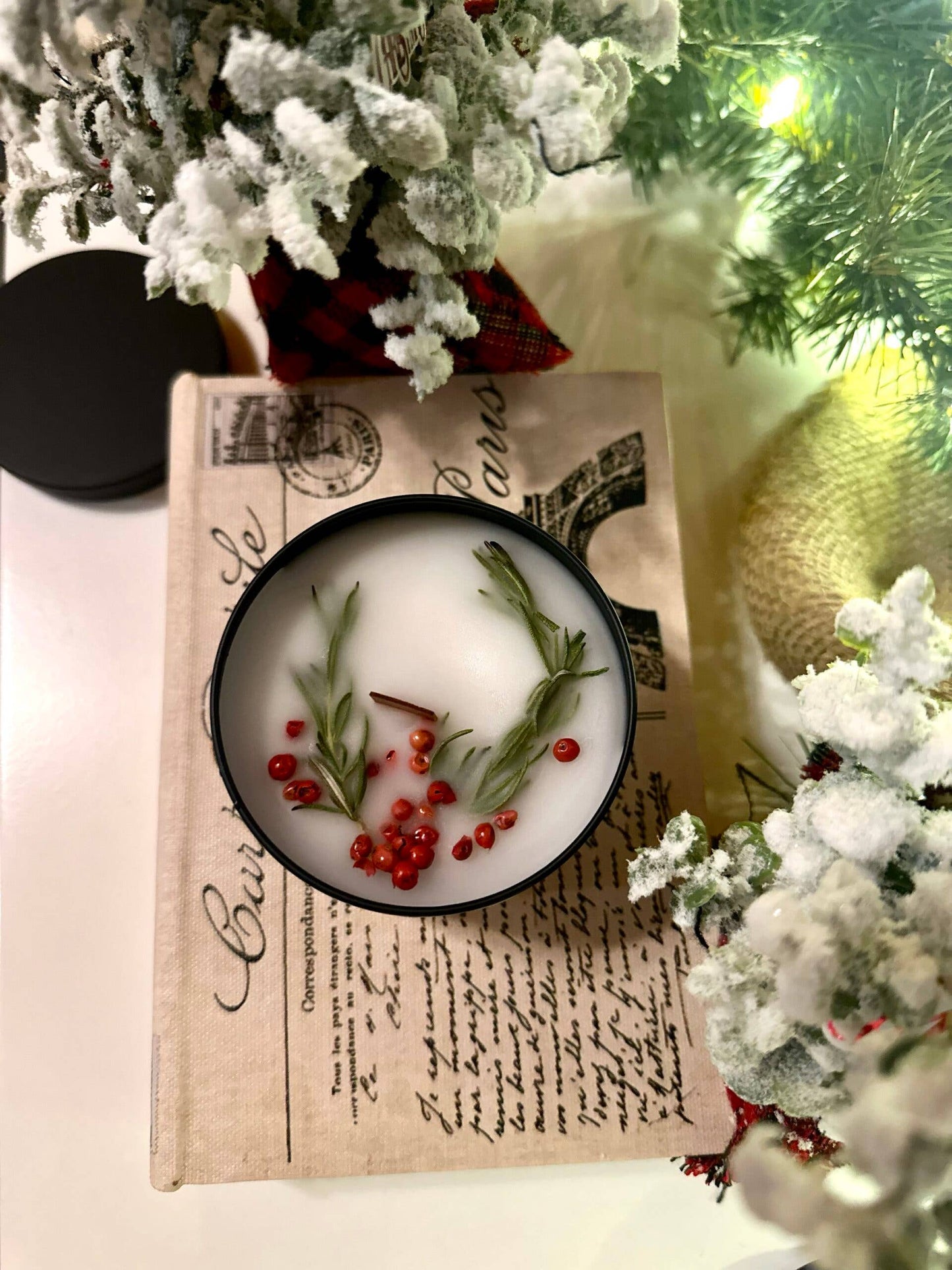 Beeswax Candles with Flickering Pine wick & Essential Oils : Jasmine & Chamomile