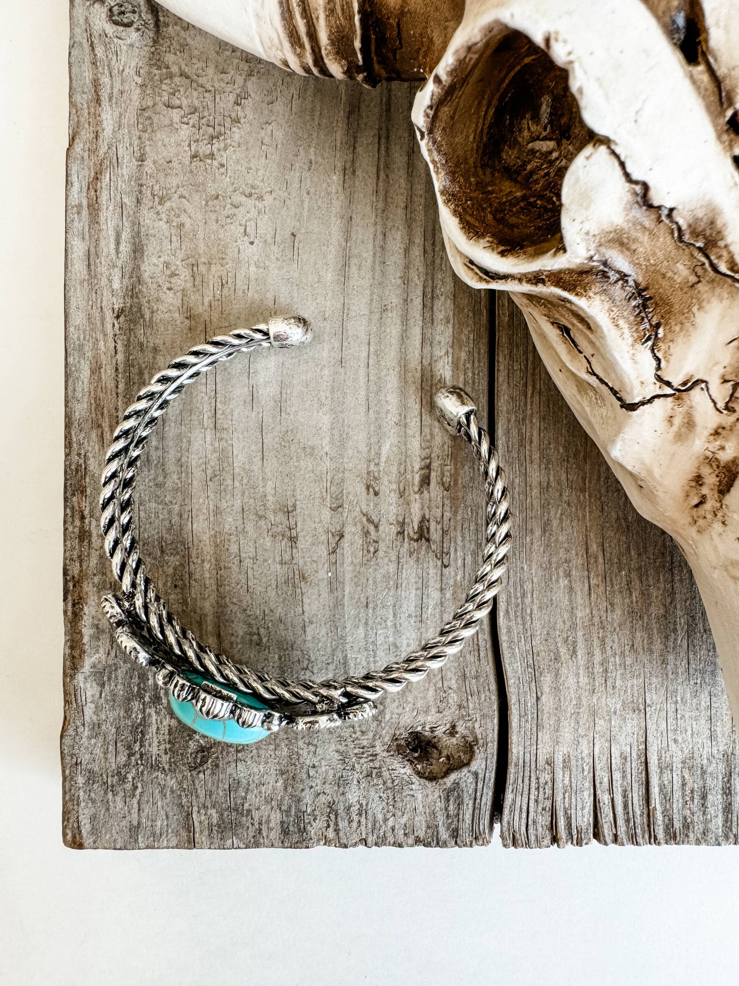 Western Navajo Style Stone Bracelet: ROUND