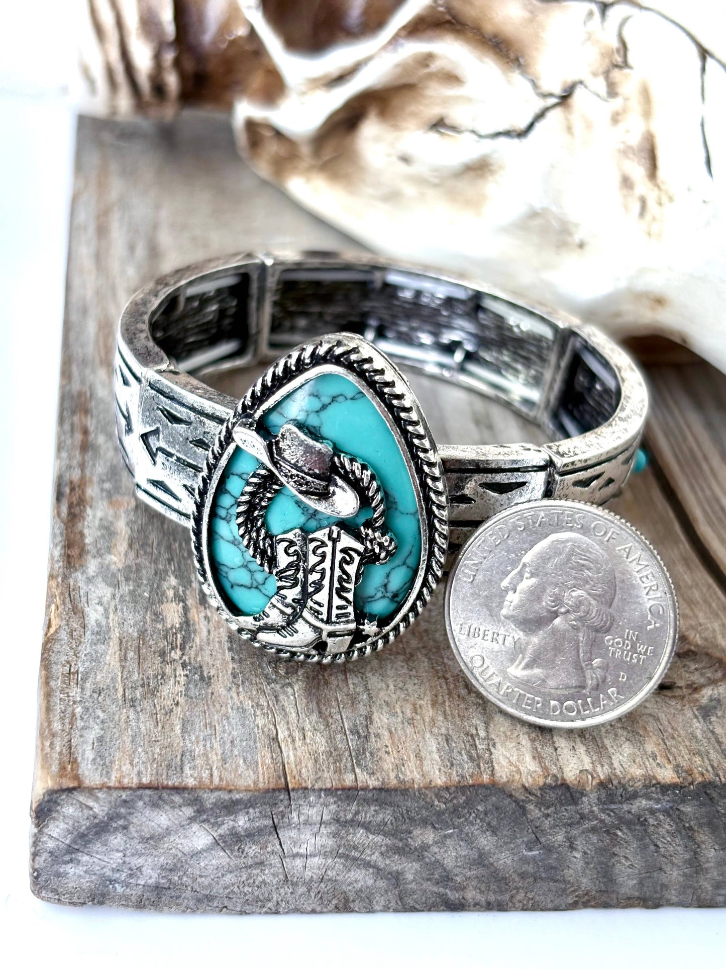 Western Style Stone Pendant Engraved Aztec Stretch Bracelet: Turquoise Horse