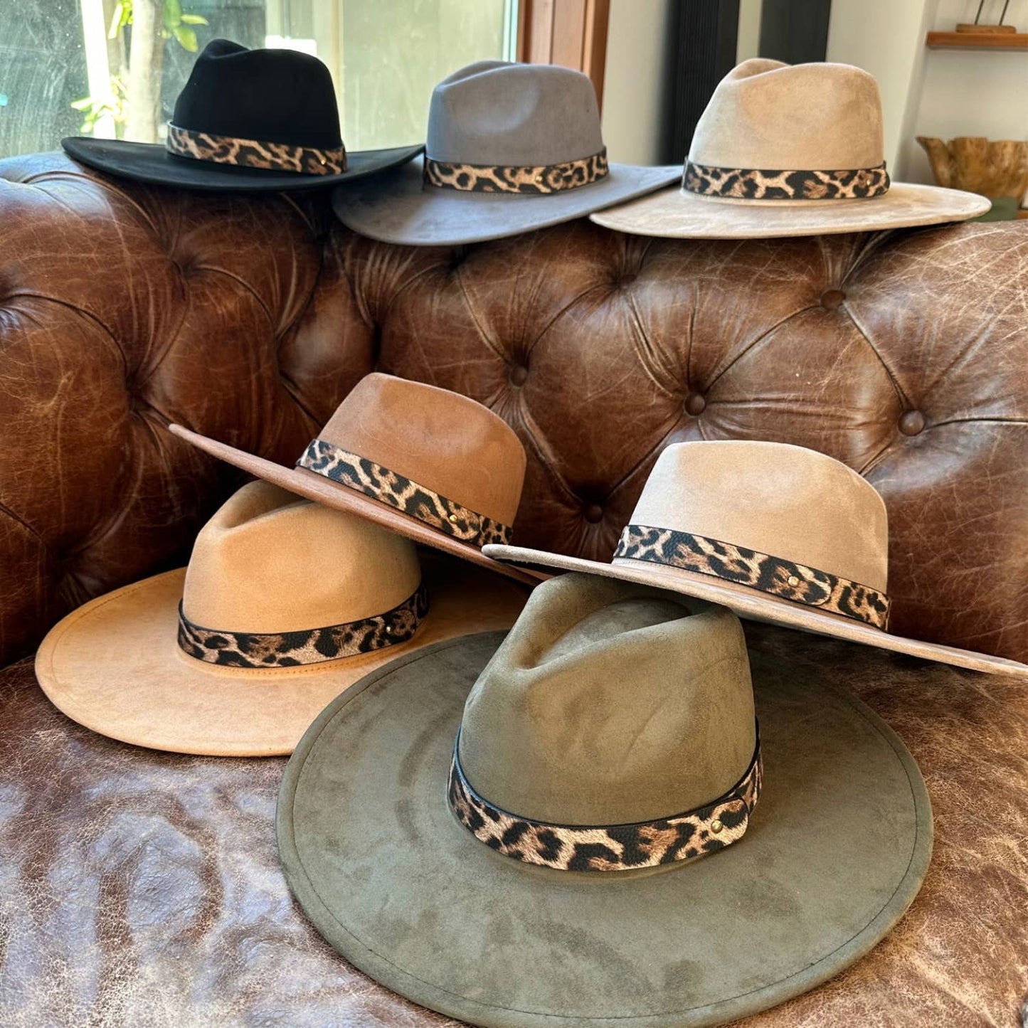 Classic Wide Brim Suede Hat W/ Leopard Leather Belt: Peach / ONE SIZE