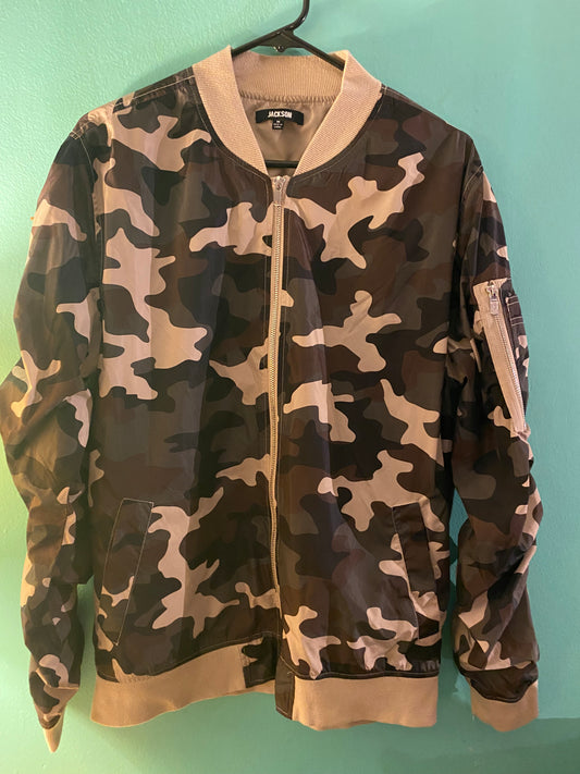 Camouflage wind breaker