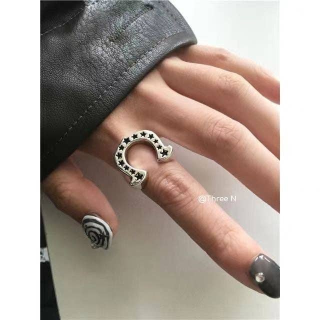 Vintage-Inspired Statement Ring: U-Star Ring