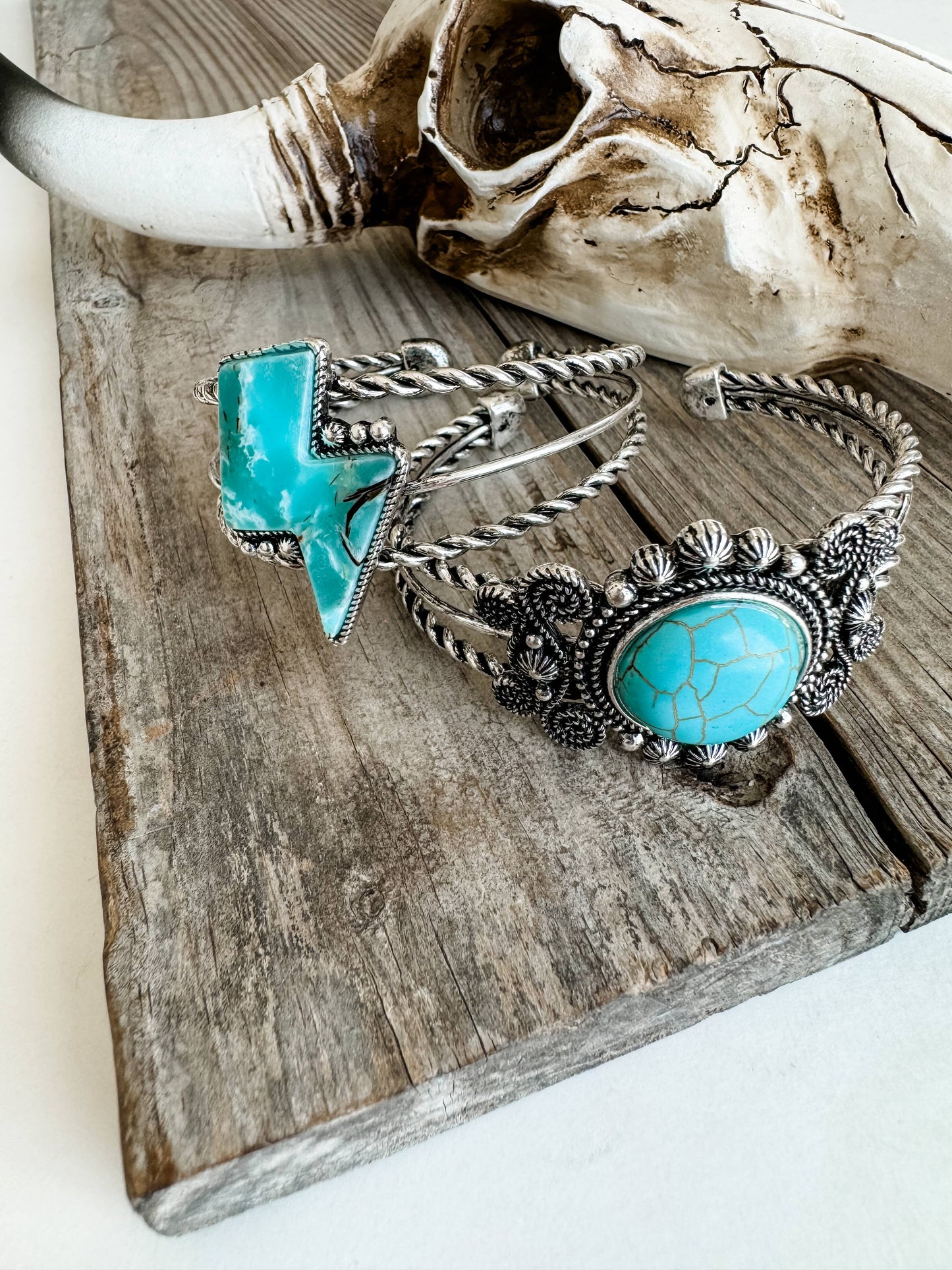 Western Navajo Style Stone Bracelet: ROUND