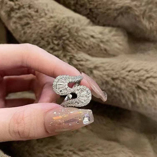 Vintage-Inspired Crystal Statement Ring: S-Curve Crystal Ring