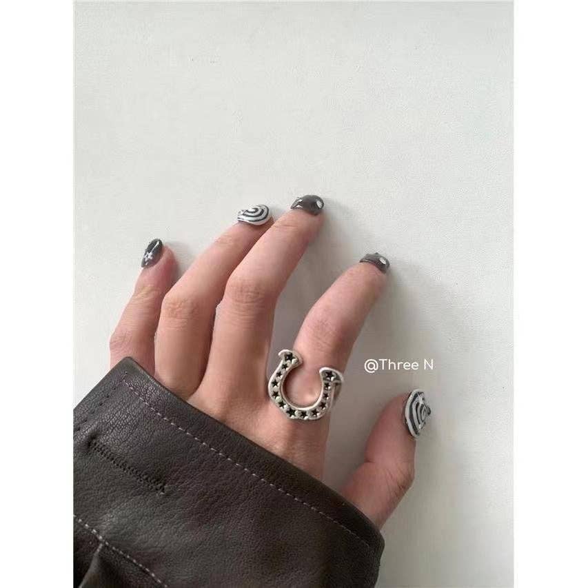 Vintage-Inspired Statement Ring: U-Star Ring