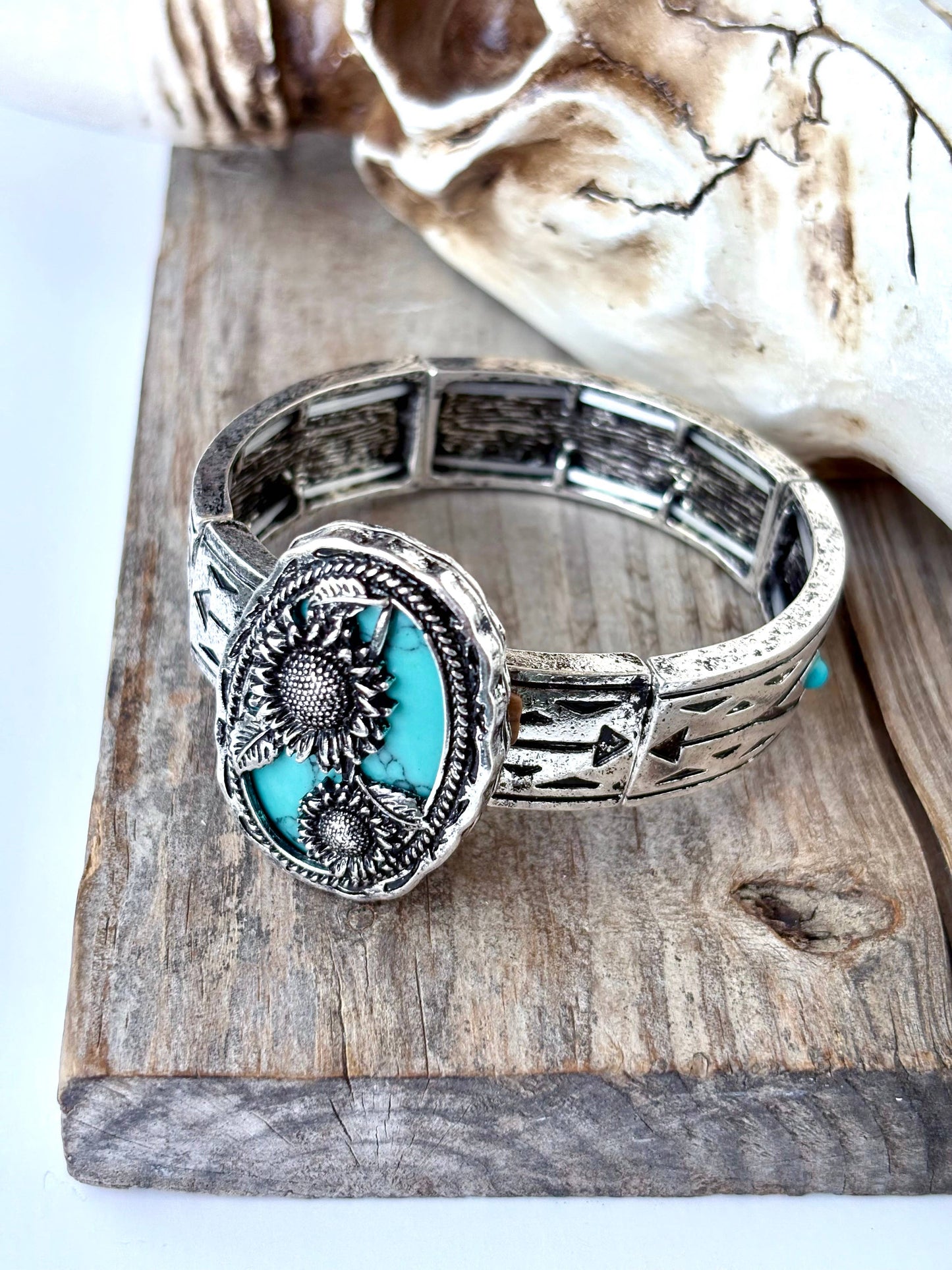 Western Style Stone Pendant Engraved Aztec Stretch Bracelet: Turquoise Horse