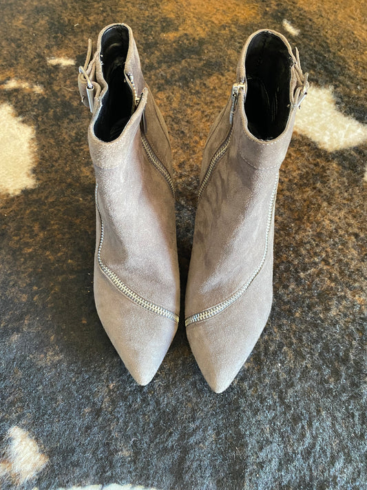 Grey zipper pointy toe boots - size 8