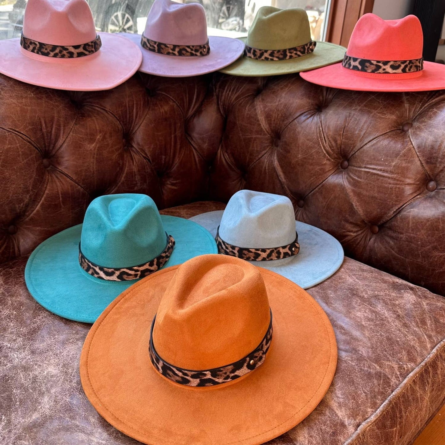 Classic Wide Brim Suede Hat W/ Leopard Leather Belt: BLACK / ONE SIZE