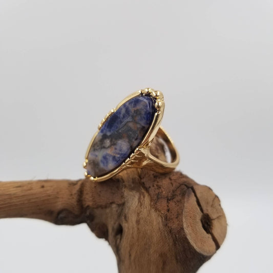 Oval Natural Lapis Lazuli Gemstone Ring: Navy blue