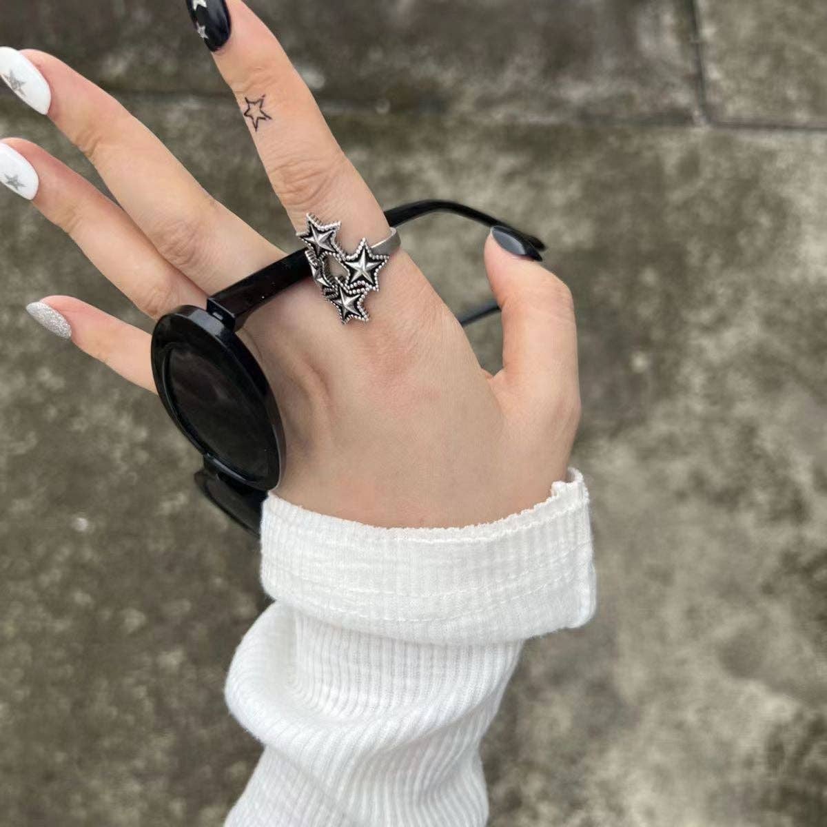 Vintage-Inspired Starburst Ring: Constellation Ring