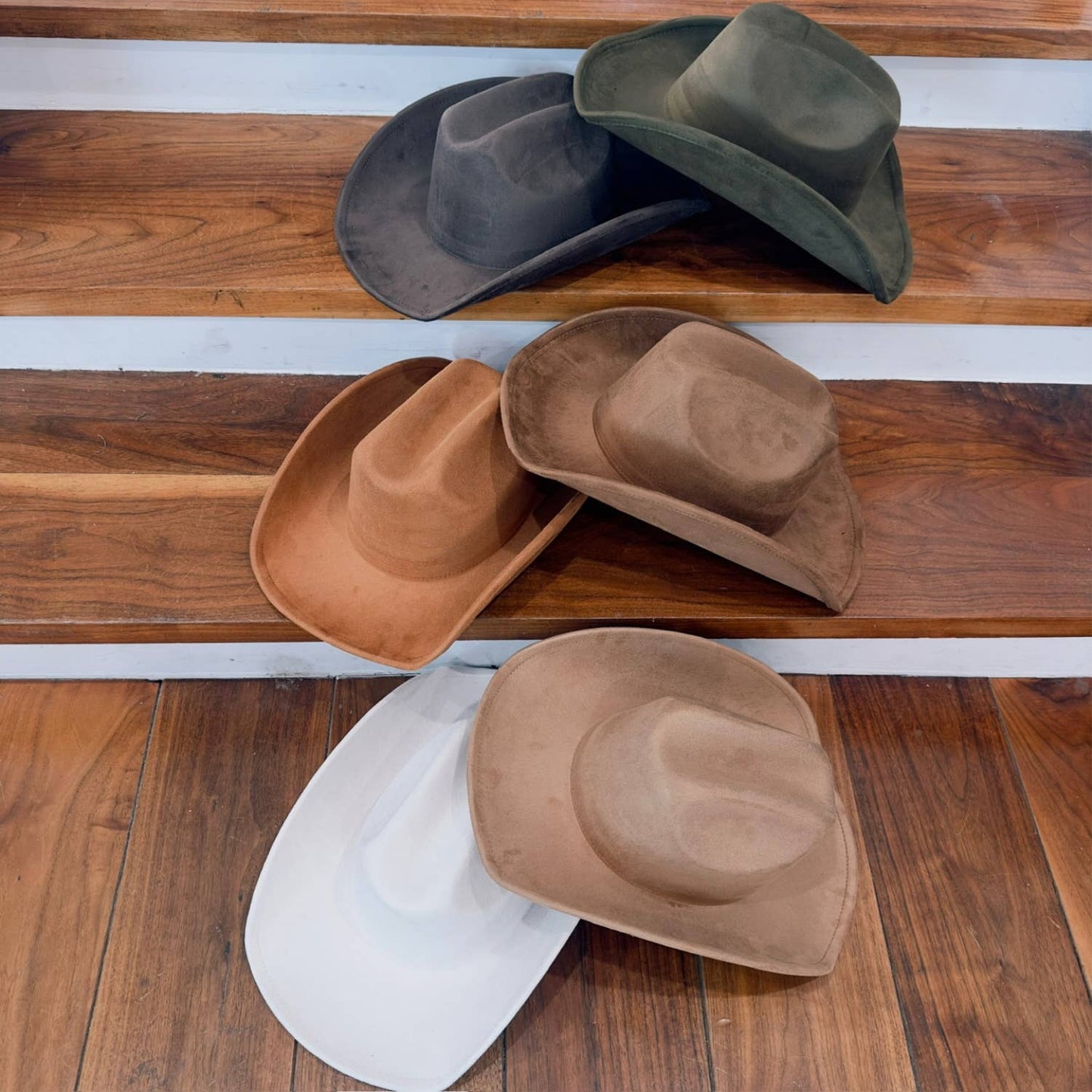 VEGAN SUEDE CATTLEMAN COWBOY HAT: BLACK / ONE SIZE