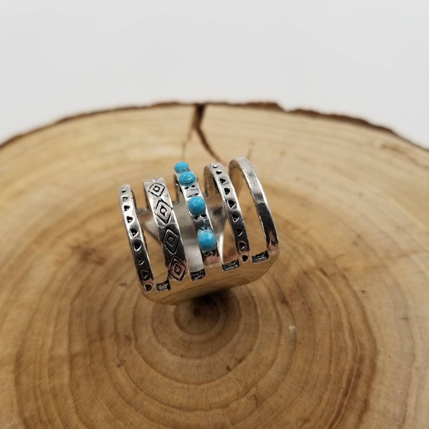 Vintage Carved Geometric Ring: 9