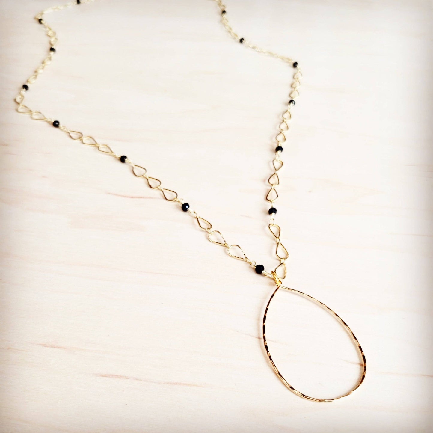 Black Faceted Beads on Gold Chain Necklace w/ Pendant 257kr