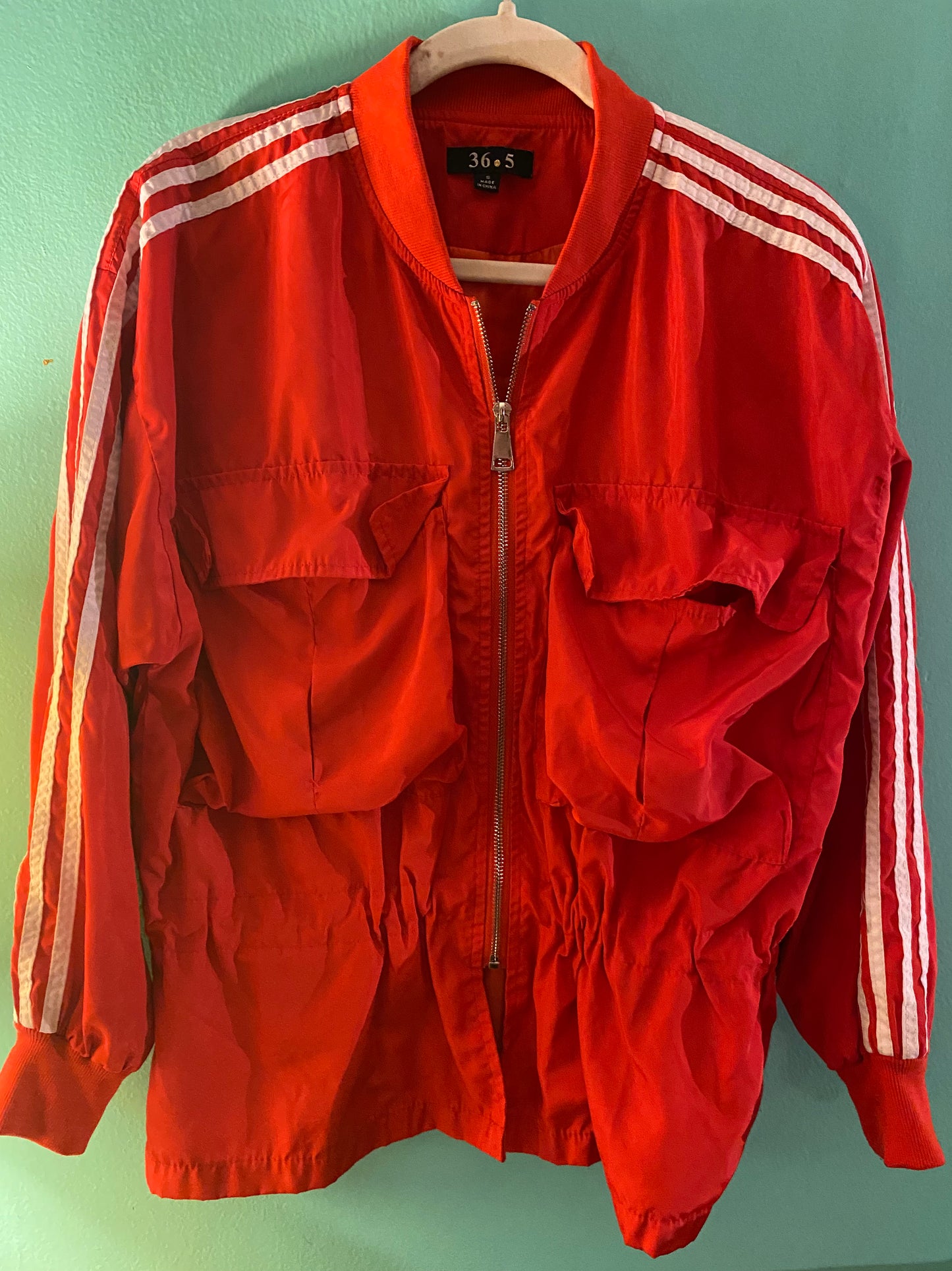 Wind breaker red stripes