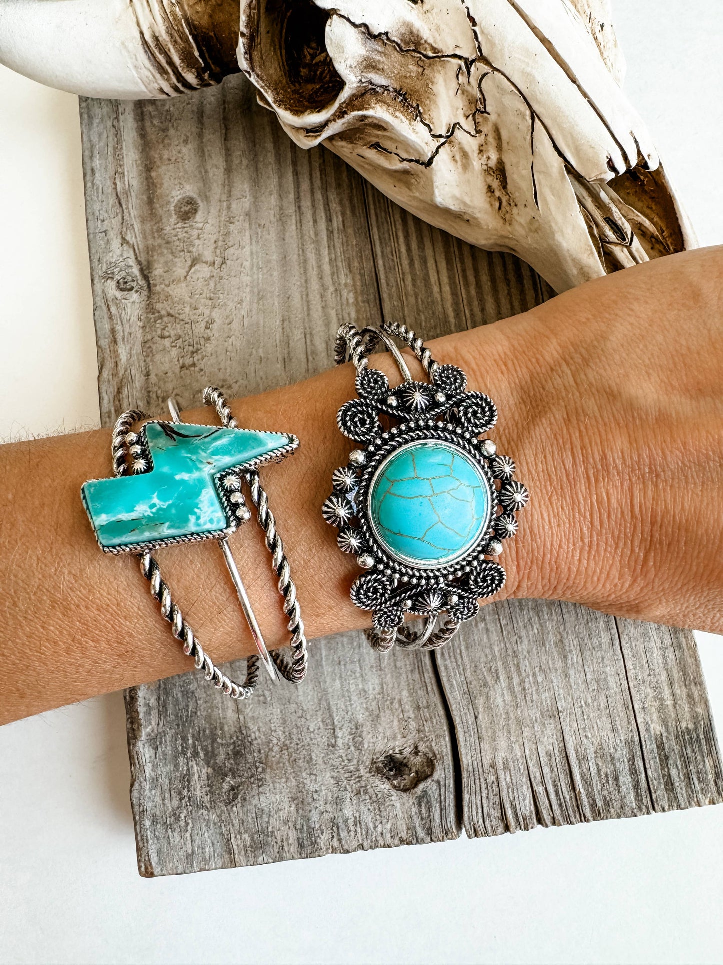 Western Navajo Style Stone Bracelet: ROUND