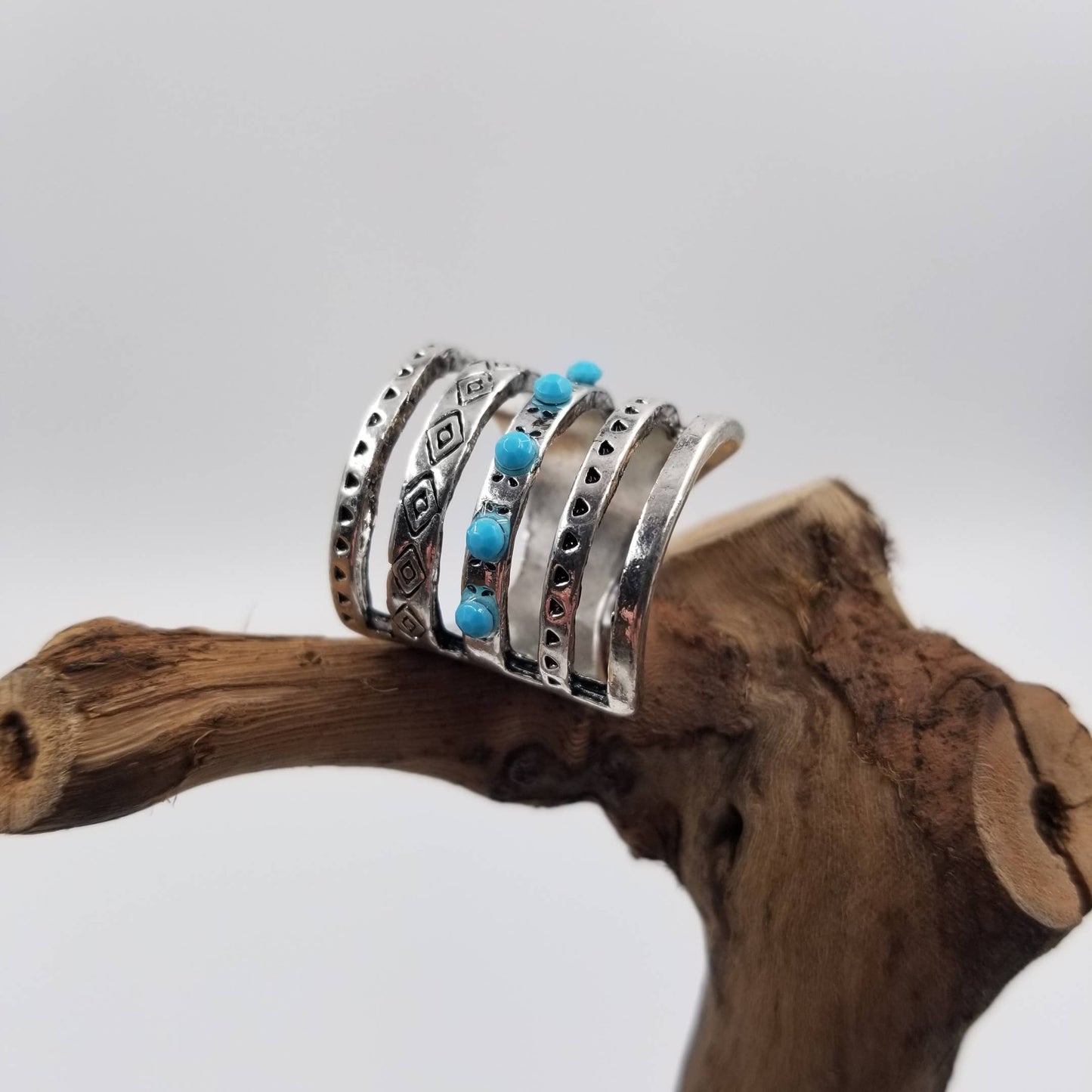 Vintage Carved Geometric Ring: 7