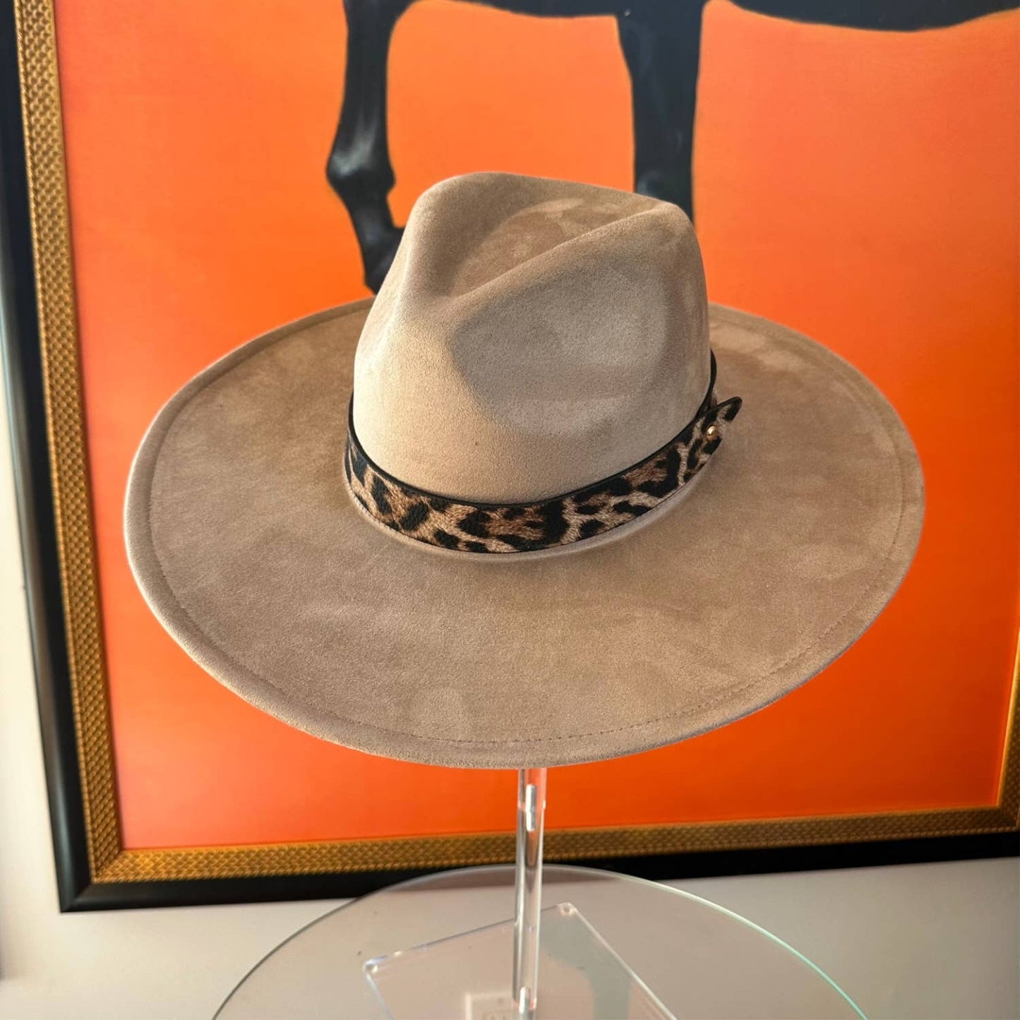 Classic Wide Brim Suede Hat W/ Leopard Leather Belt: Peach / ONE SIZE