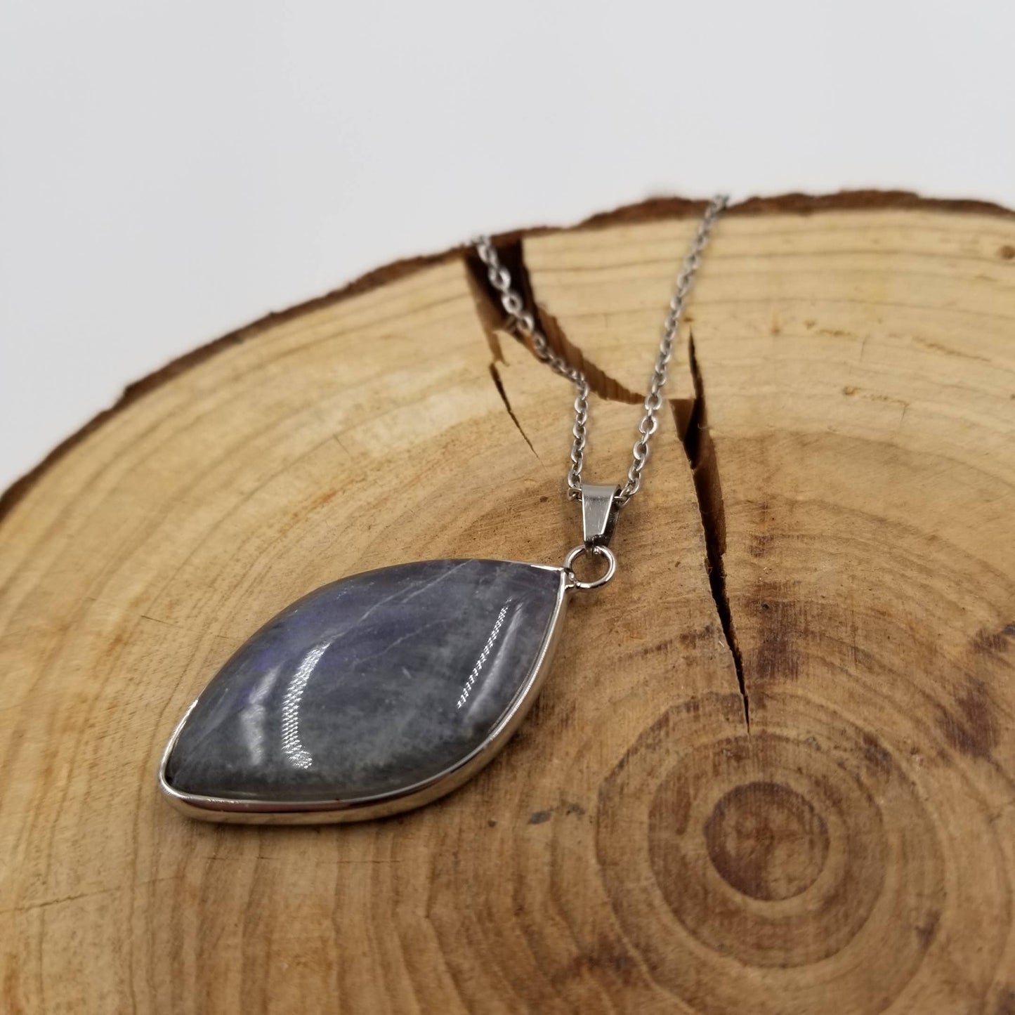 Natural Labradorite Leaf Pendant Necklack