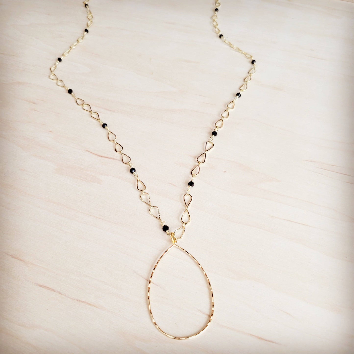 Black Faceted Beads on Gold Chain Necklace w/ Pendant 257kr