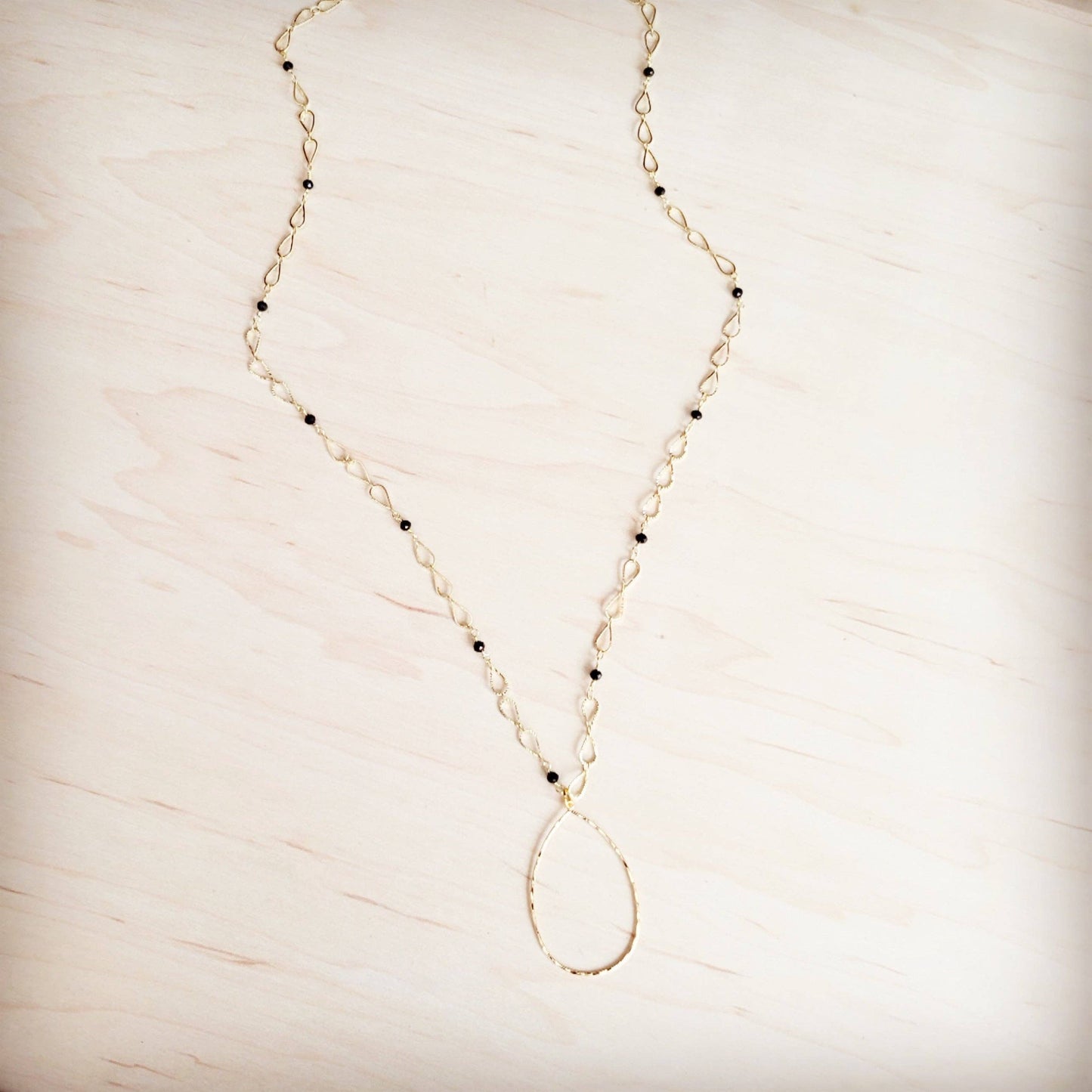 Black Faceted Beads on Gold Chain Necklace w/ Pendant 257kr