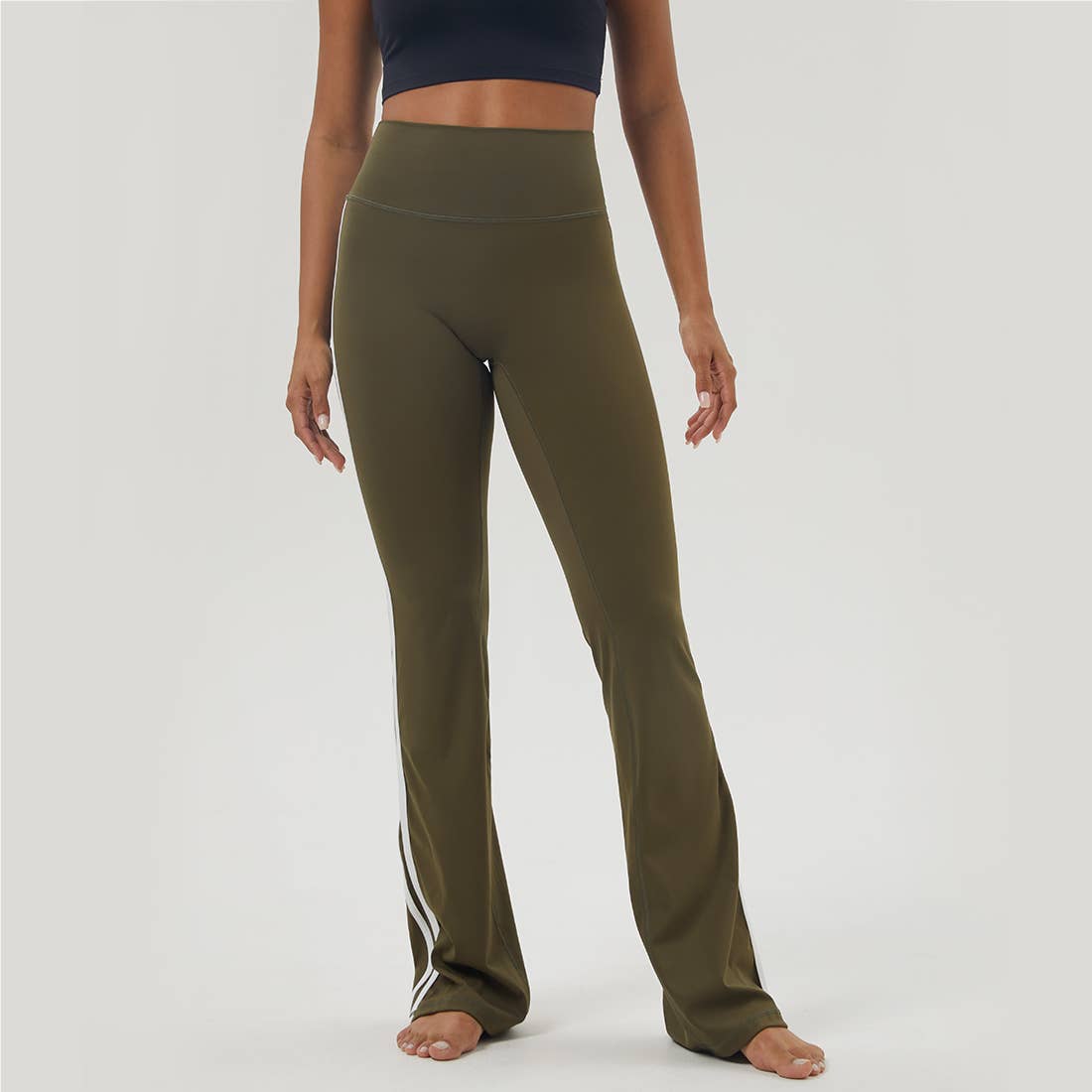 Yoga Color Block Hip Lifting Fitness Sport Flare Pants: Black / M