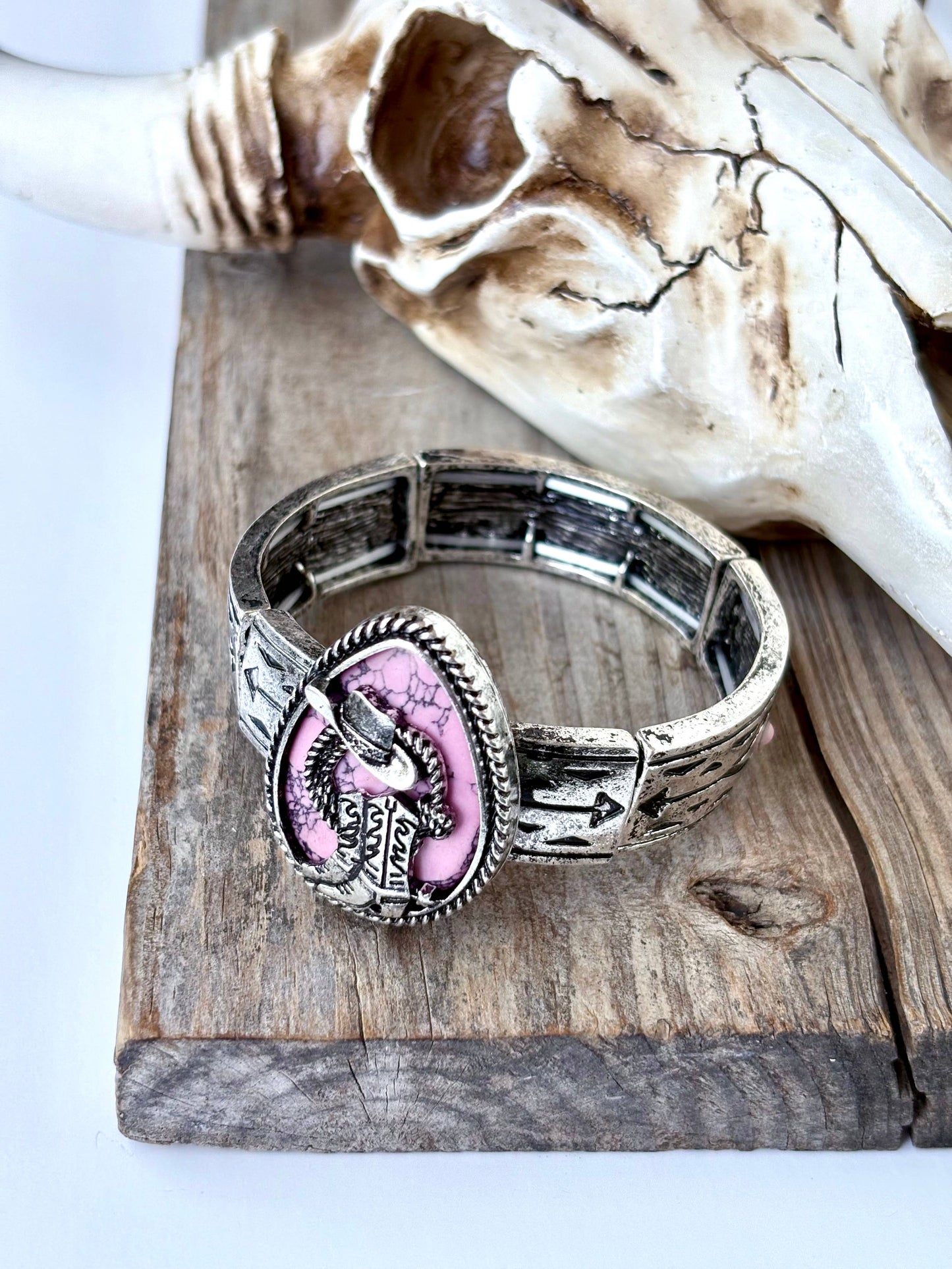 Western Style Stone Pendant Engraved Aztec Stretch Bracelet: Turquoise Horse