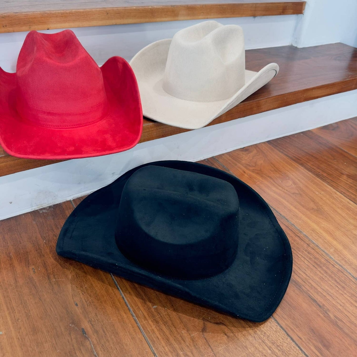 VEGAN SUEDE CATTLEMAN COWBOY HAT: BLACK / ONE SIZE