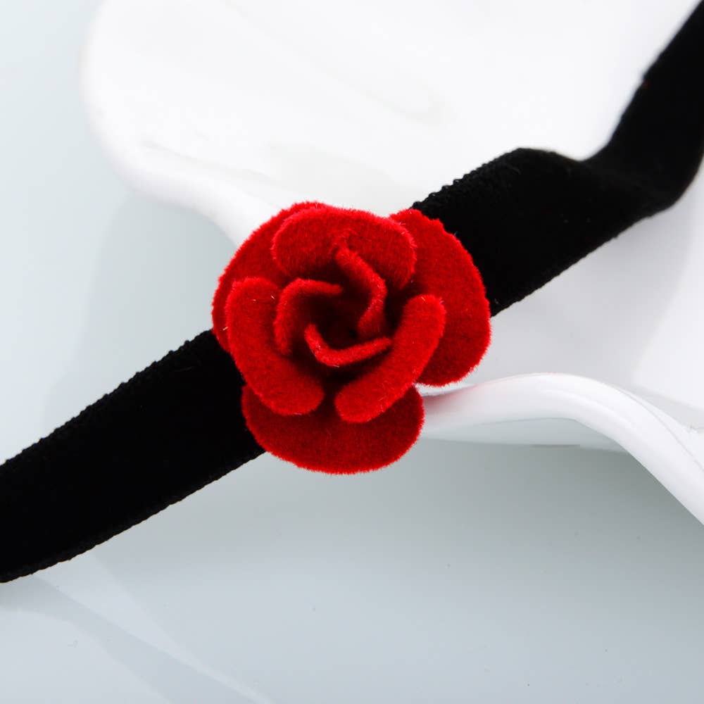 Red Rose Velvet Choker Necklace: Red